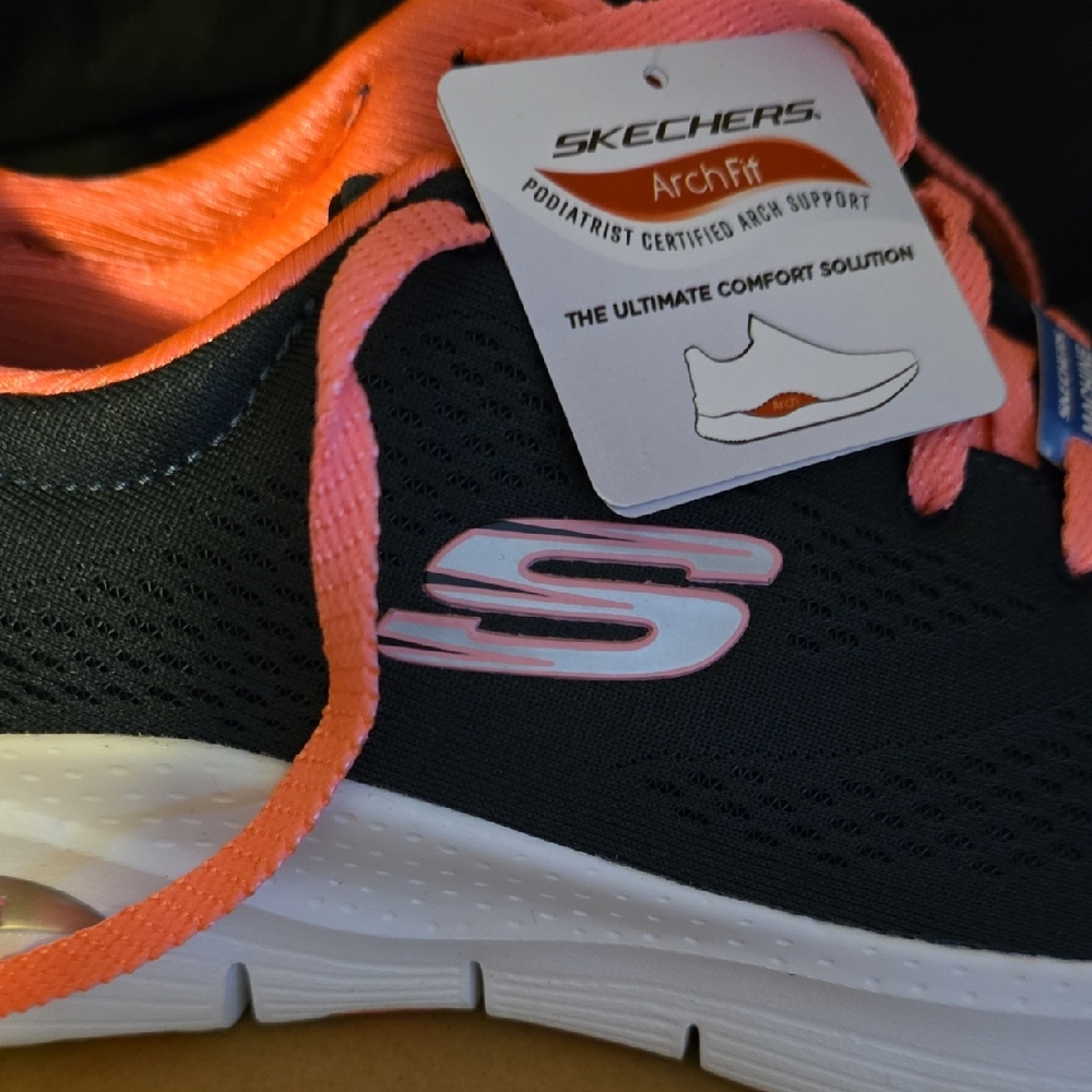 Skechers ArchFit Big Appeal Navy and Coral, Size 8 Women